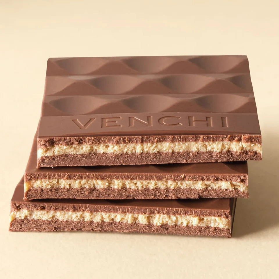 Venchi Cremino chokladkaka med synliga lager av mjölkchoklad och gianduja