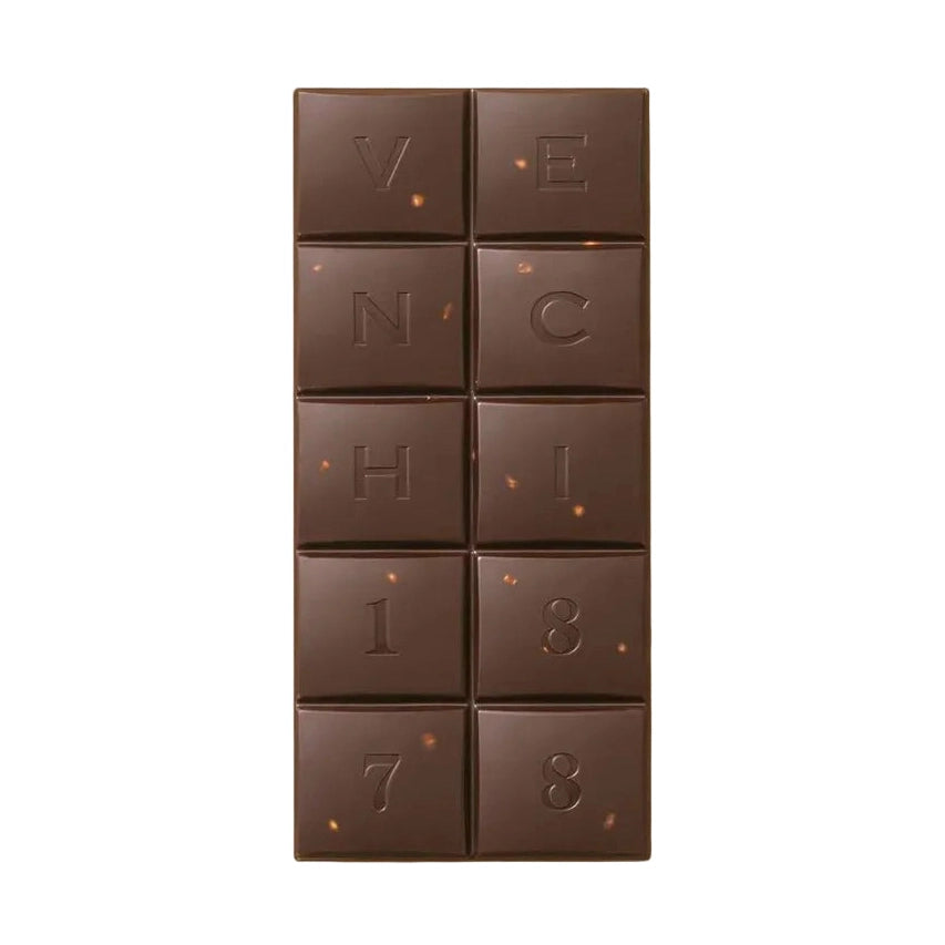 Venchi mörk chokladkaka med hela hasselnötter och präglat logotypmönster