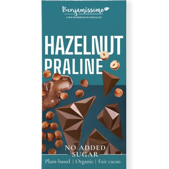 Benjamissimo sockerfri hasselnöt pralin chokladkaka i mörkblått förpackning med NO ADDED SUGER text
