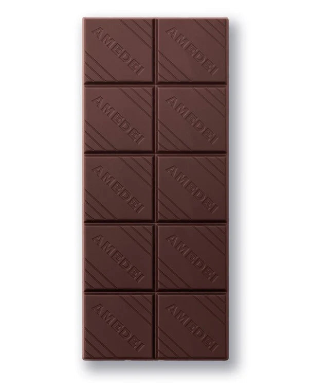 Chokladshopen Amedei Toscano Black 100% mörk chokladkaka med präglad logotyp i en elegant och ren design.