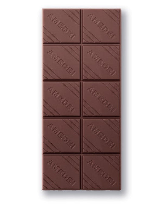 Chokladshopen Amedei Toscano Latte mjölkchokladkaka med präglat mönster och len yta