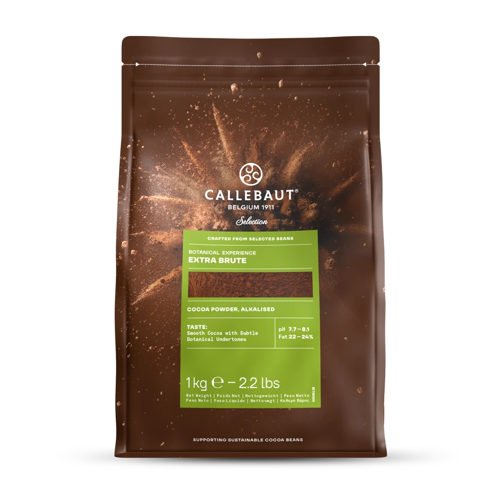 Chokladshopen Callebaut Botanical Extra Brute kakaopulver i 1 kg förpackning med mörk, fyllig kakaokaraktär.