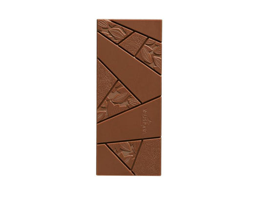 Chokladshopen Valrhona Bahibe 46% mjölkchokladkaka med dekorativa kakaomönster på ytan