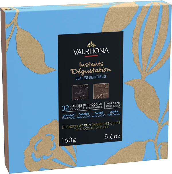Chokladshopen Valrhona Degustation Grands Crus chokladask med 32 carréer i ljusblå förpackning med guldmönster