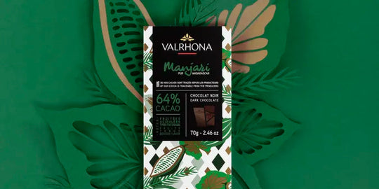 Chokladshopen Valrhona Manjari 64% mörk chokladkaka med toner av röda bär och frisk smak i 70g förpackning