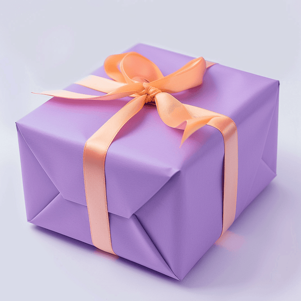 Presentkorg i ljuslila med rosa sidenband